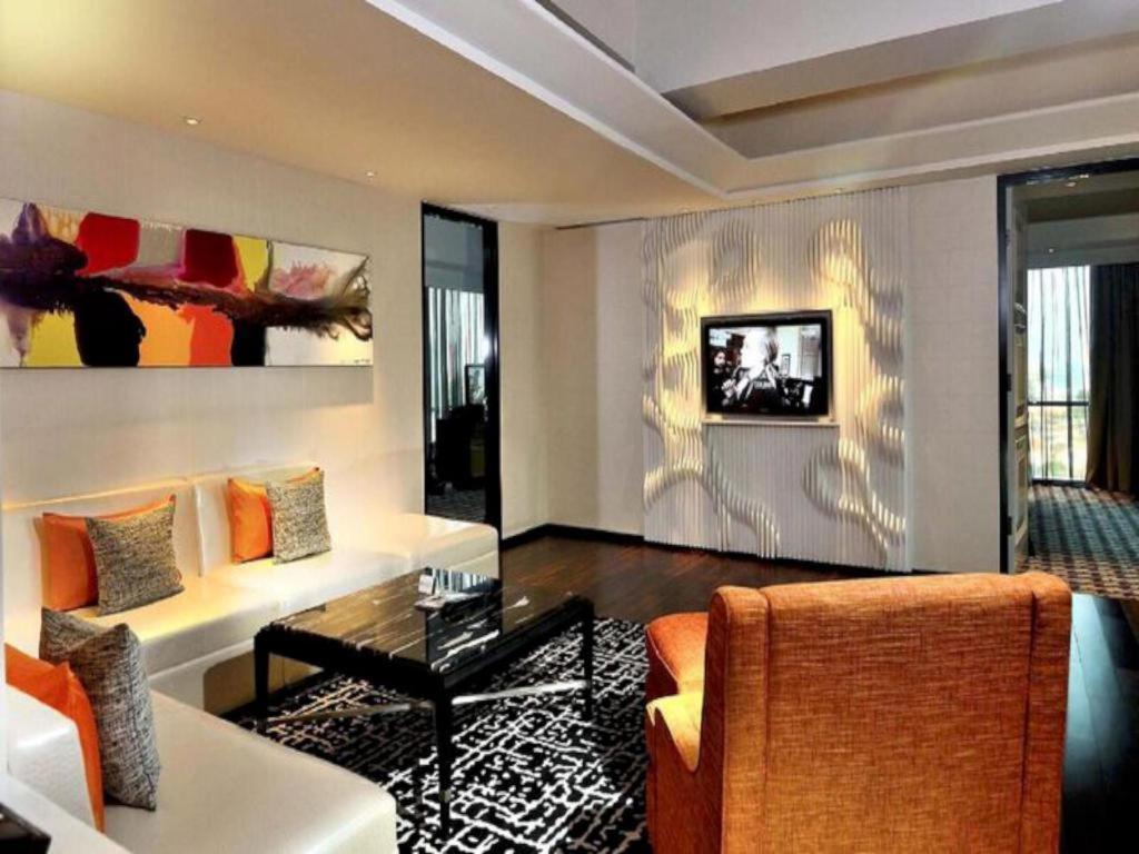 Ts Suites Surabaya Exteriör bild