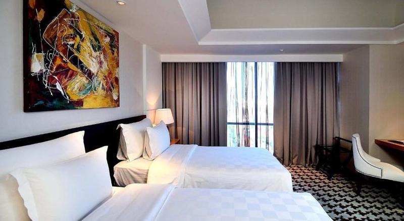 Ts Suites Surabaya Exteriör bild