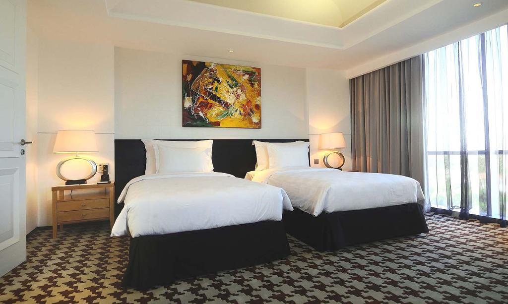 Ts Suites Surabaya Exteriör bild