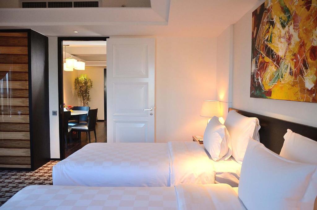 Ts Suites Surabaya Exteriör bild