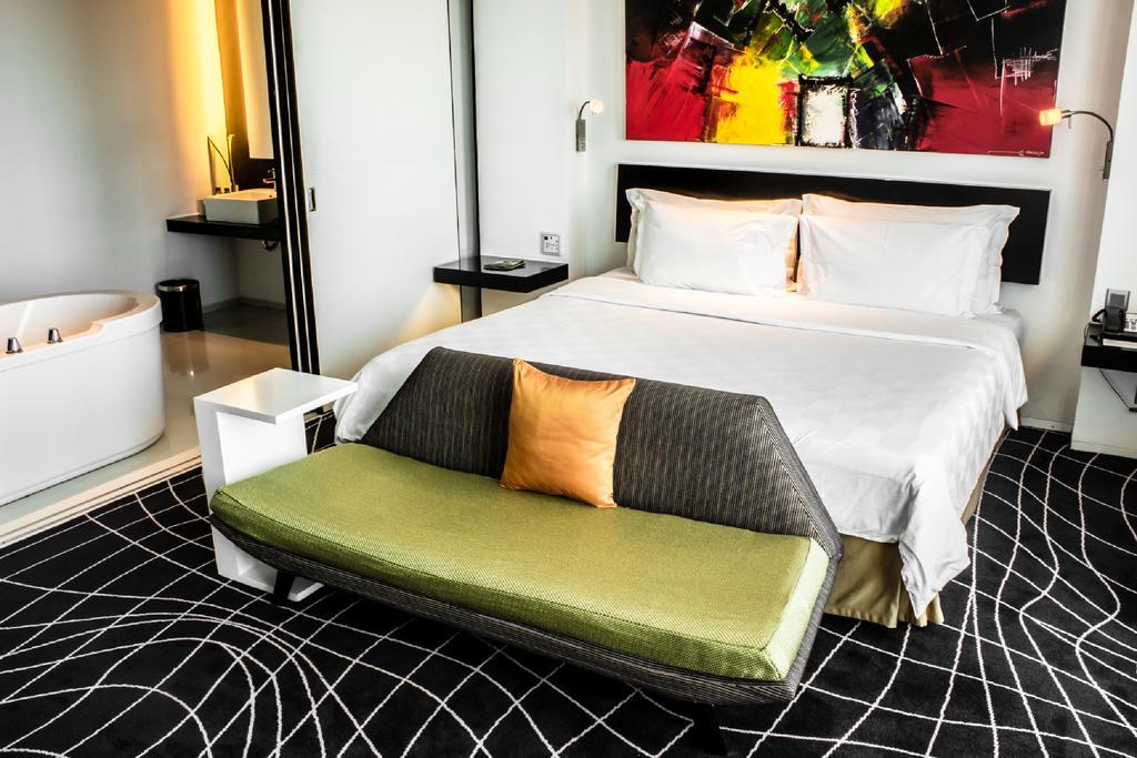 Ts Suites Surabaya Exteriör bild