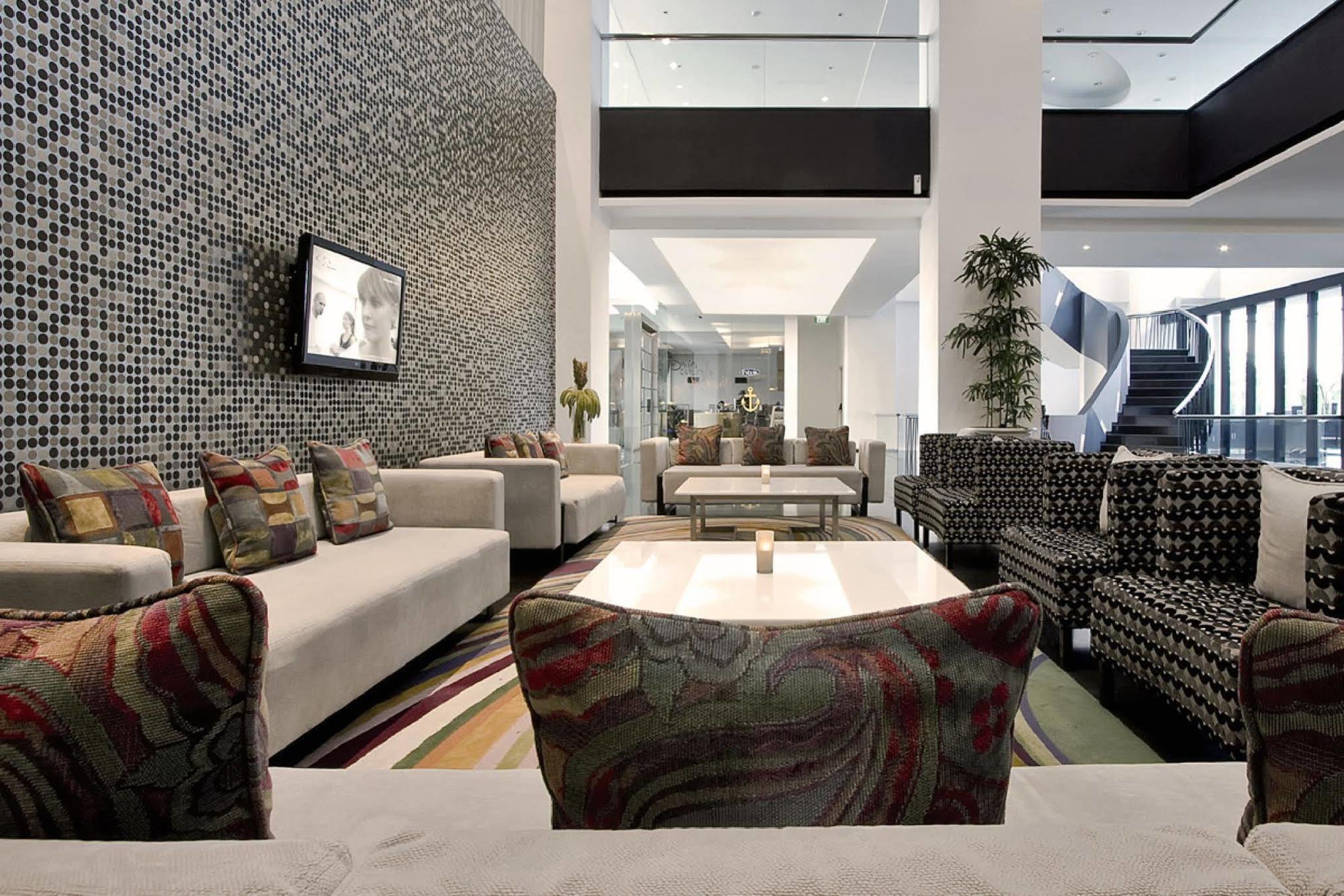 Ts Suites Surabaya Exteriör bild
