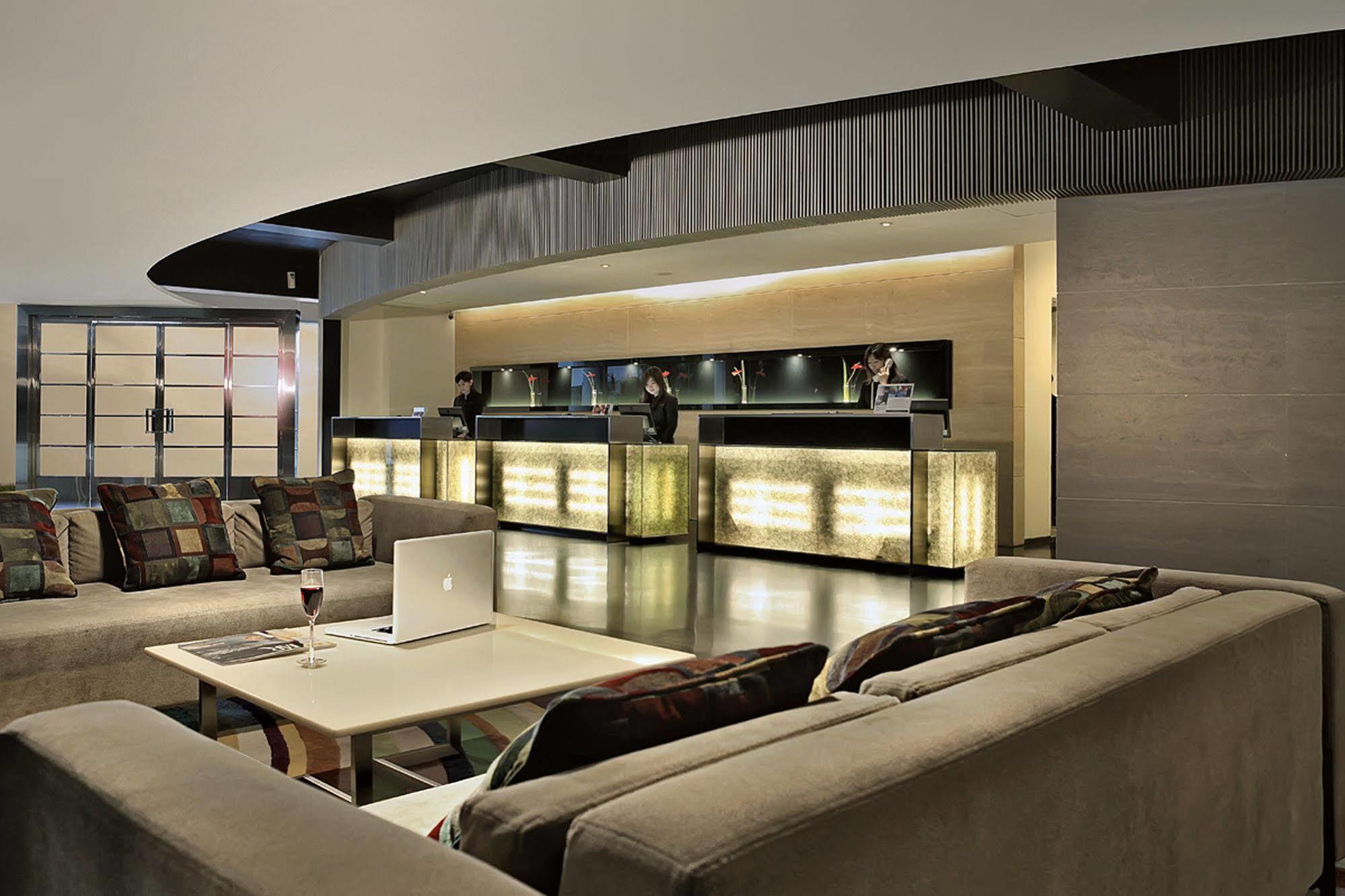 Ts Suites Surabaya Exteriör bild