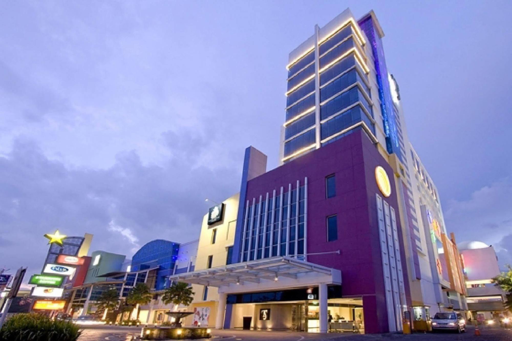 Ts Suites Surabaya Exteriör bild