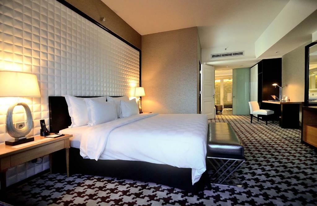Ts Suites Surabaya Exteriör bild